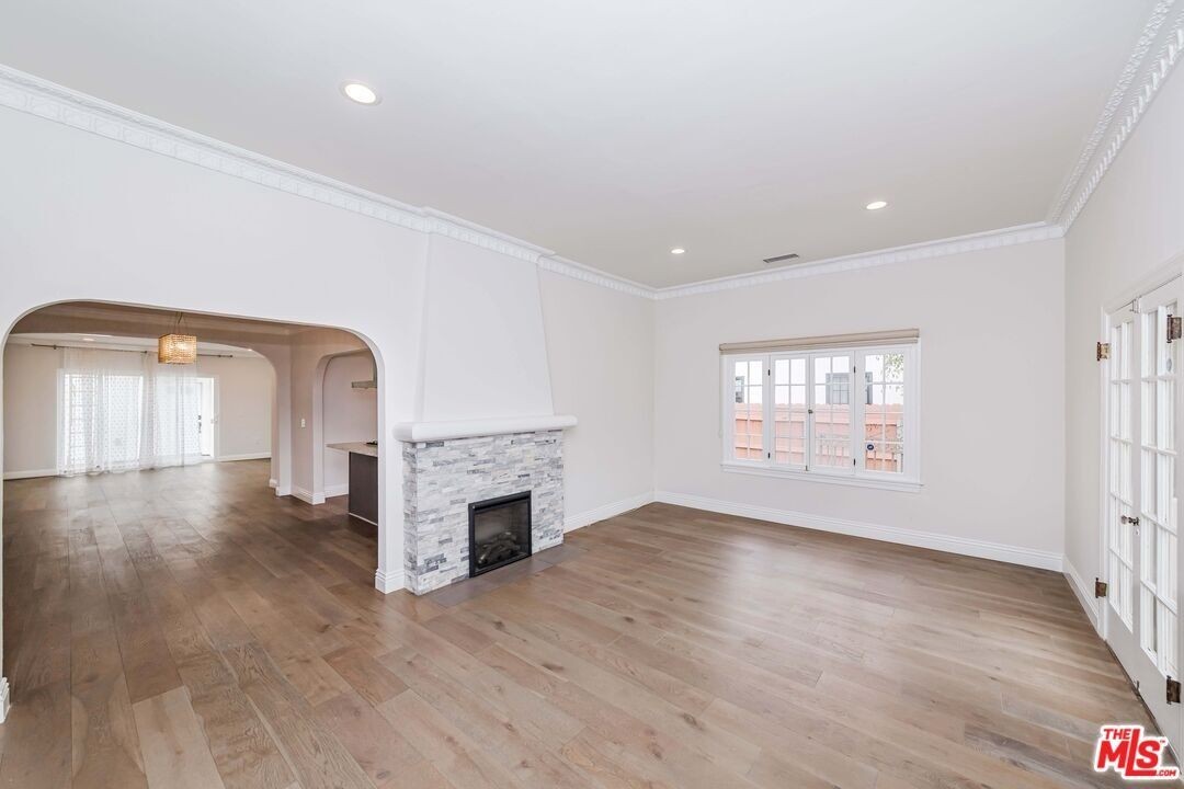 941 S Cloverdale Ave - Photo 3 of 16
