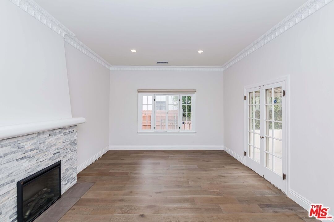 941 S Cloverdale Ave - Photo 4 of 16