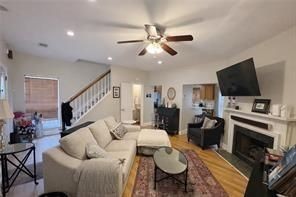 1401 Wedgewood Ct - Photo 3 of 19