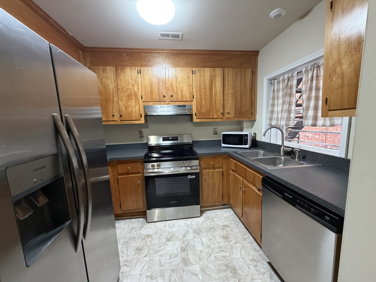 2030 Monument Ave - Photo 2 of 14