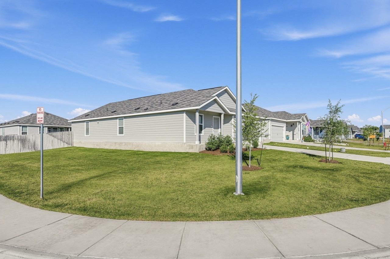 319 Heritage Groves Rd - Photo 3 of 24