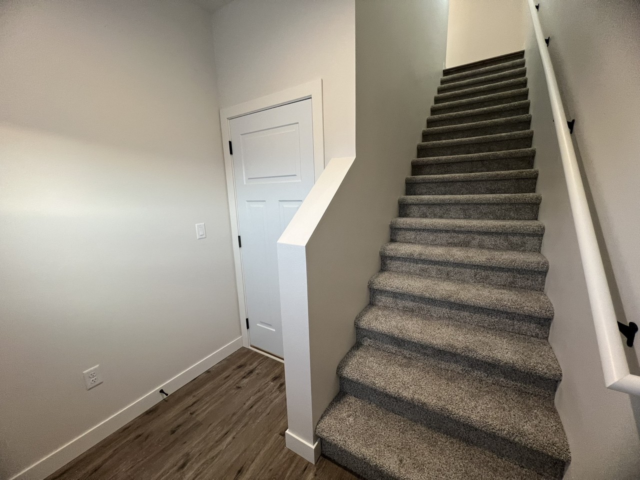 6715 66th Ave S - Photo 6 of 21