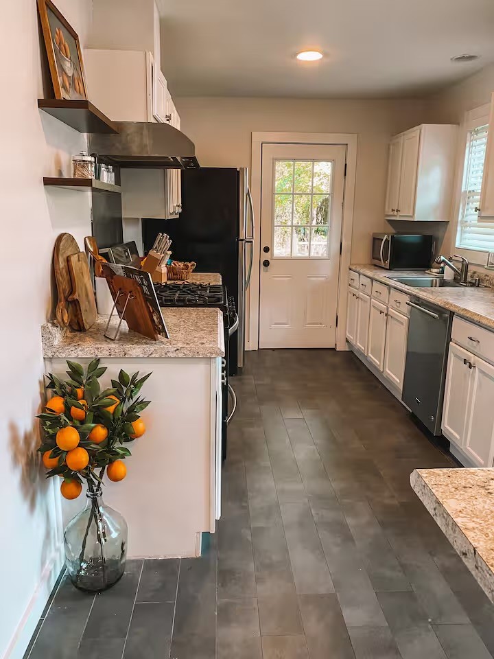 604 Ronie St - Photo 7 of 18