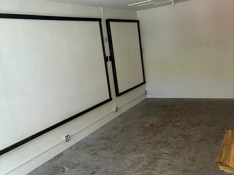 5728 Dunsmuir Ave - Photo 3 of 8