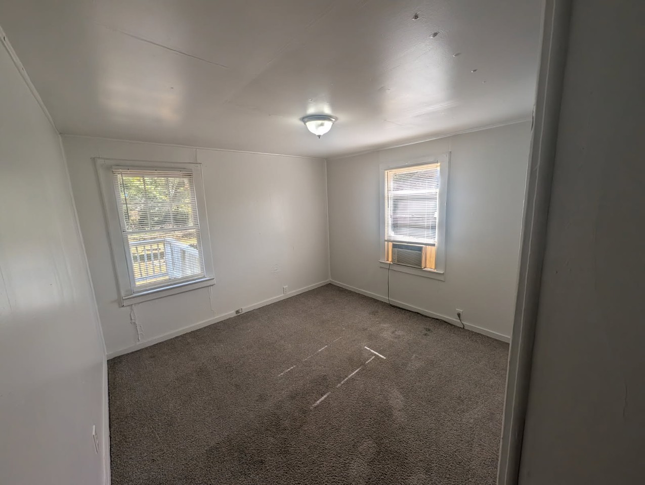 481 Bethlehem Dr - Photo 3 of 8