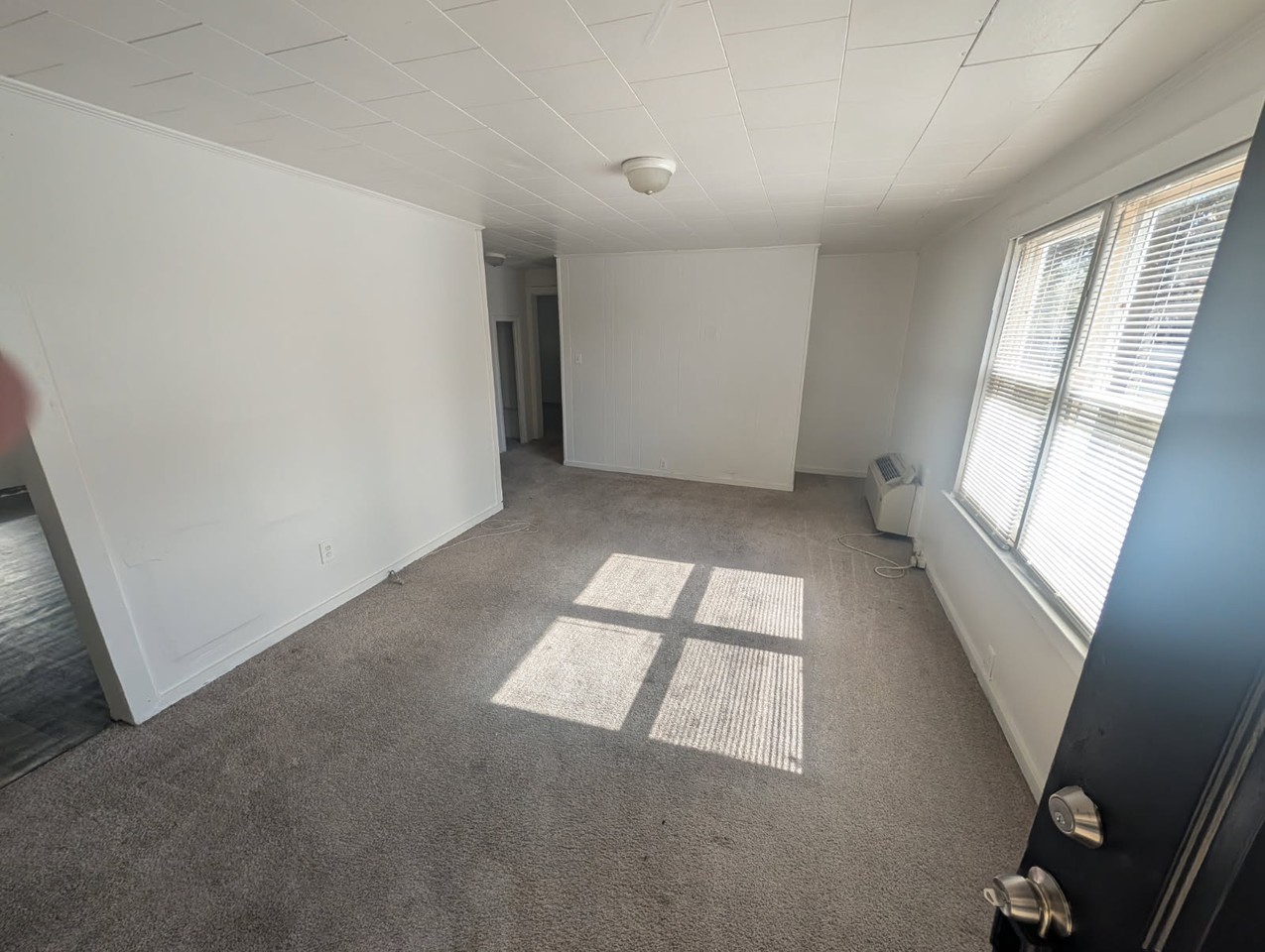 481 Bethlehem Dr - Photo 4 of 8
