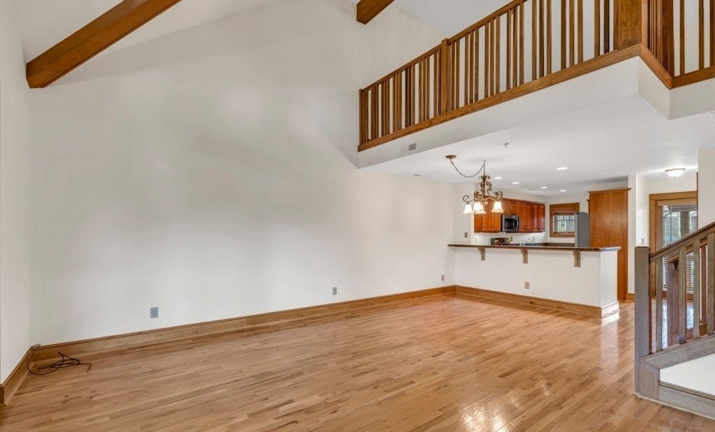 565 Peaceful Haven Dr - Photo 3 of 32