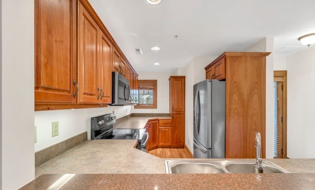 565 Peaceful Haven Dr - Photo 6 of 32