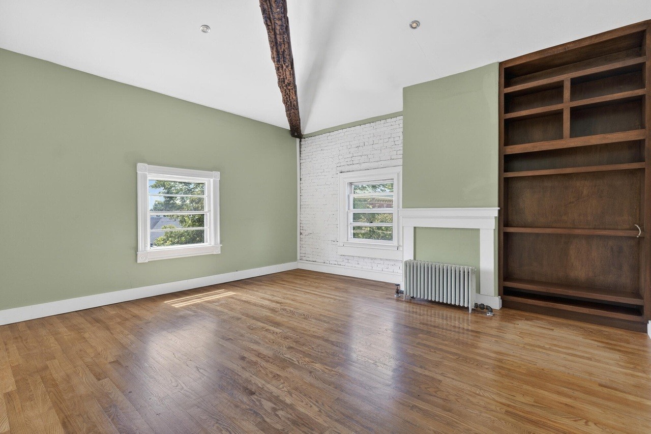 169 Danforth St - Photo 2 of 27