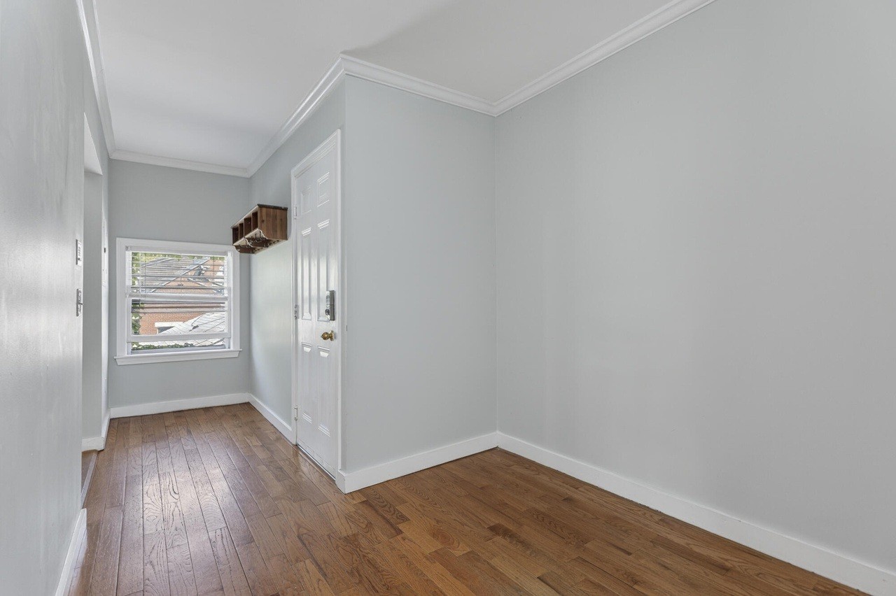 169 Danforth St - Photo 7 of 27