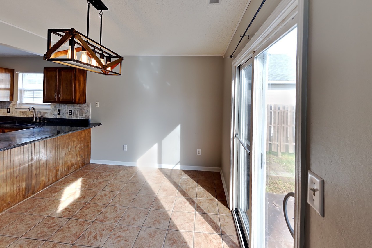 15382 Ten Point Dr - Photo 7 of 20