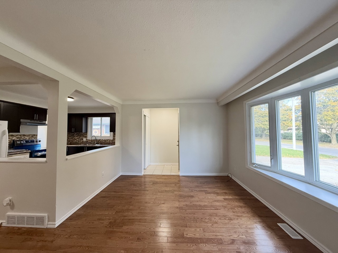 48 Lakehurst Dr - Photo 4 of 32