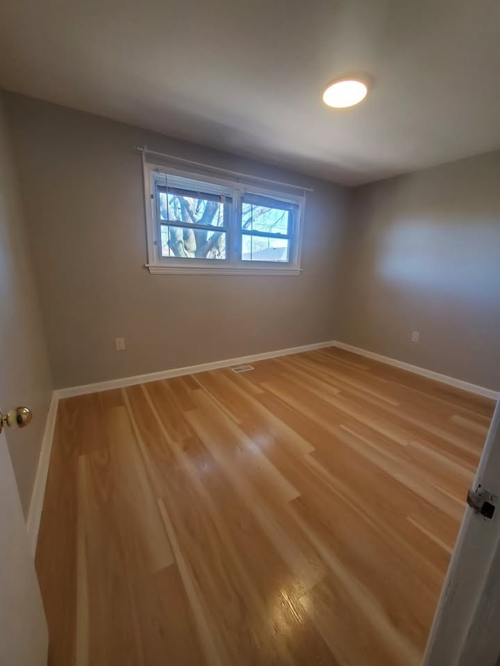 323 East 32nd Street - Photo 6 of 10
