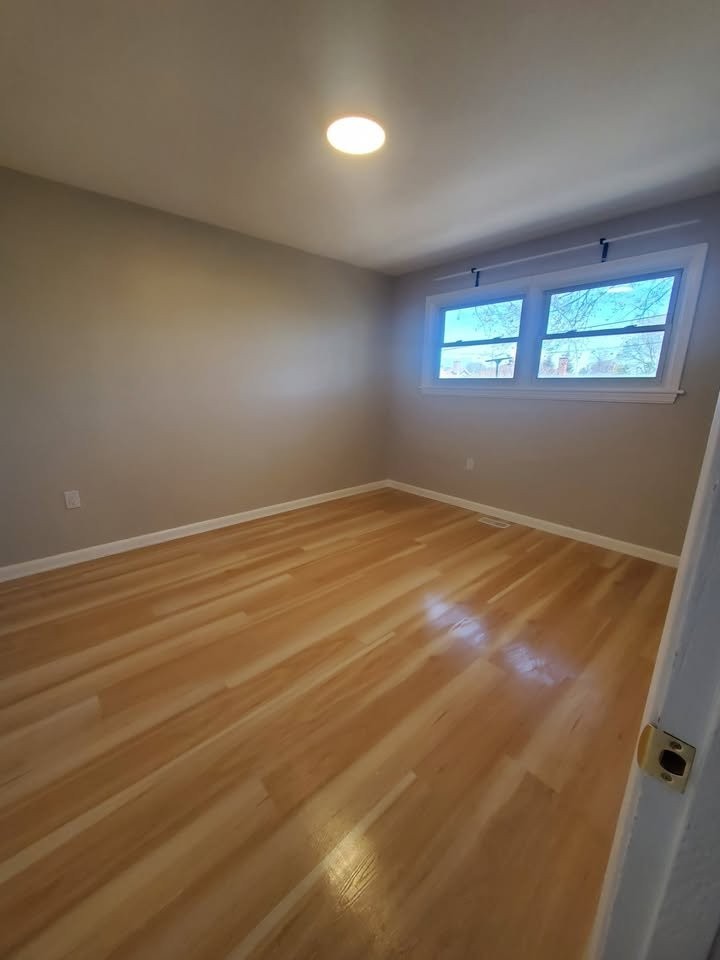 323 East 32nd Street - Photo 5 of 10