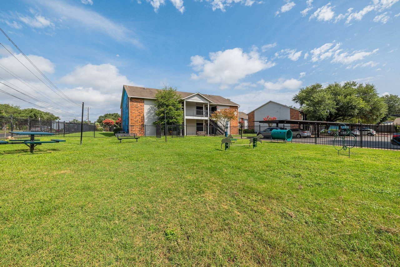 Reserve Apartments - Photo 4 of 10