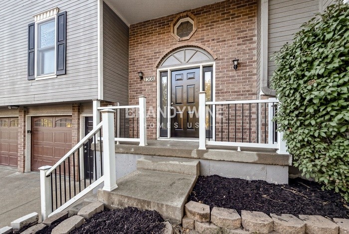 7308 N Oakland Ave - Photo 3 of 23