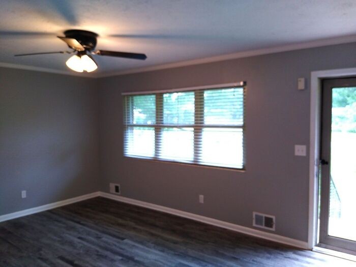 2010 Sunset Dr - Photo 3 of 14