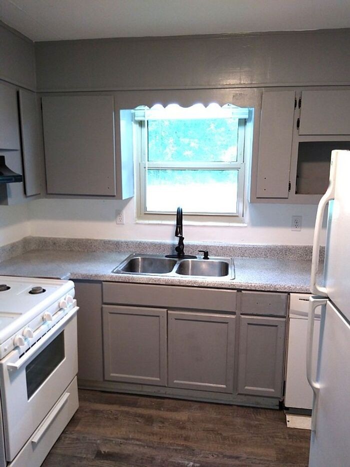 2010 Sunset Dr - Photo 5 of 14