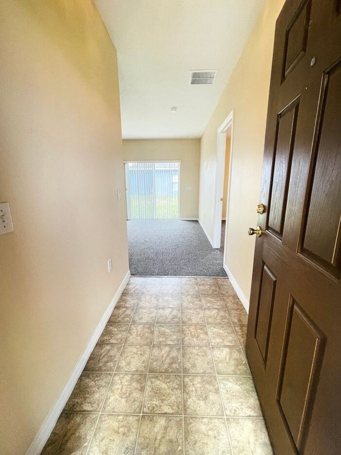 836 Colville Dr - Photo 3 of 28