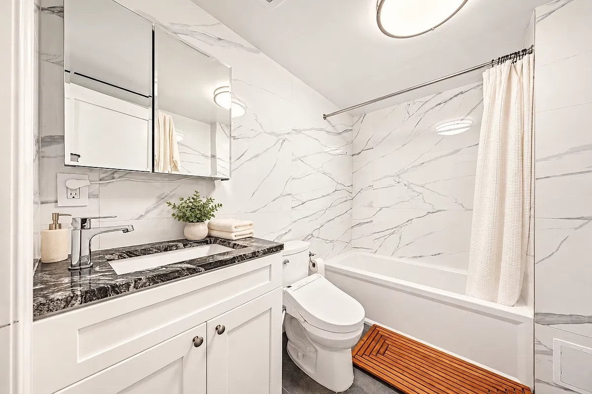 557 Hudson St #1 - Photo 7 of 9