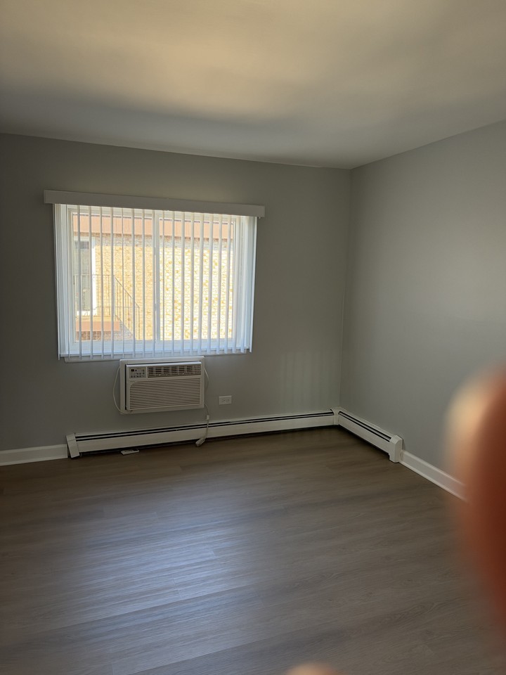 704 West Huntington Commons Road - Photo 5 of 15