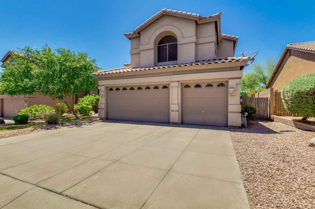 3608 N Paseo Del Sol - Photo 3 of 50