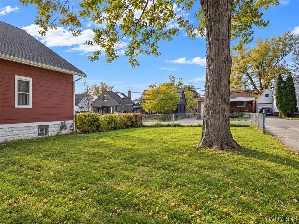 402 Shanley St - Photo 2 of 9