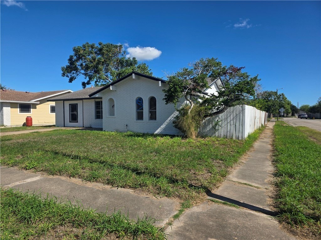 1830 Lesle Ln - Photo 2 of 2