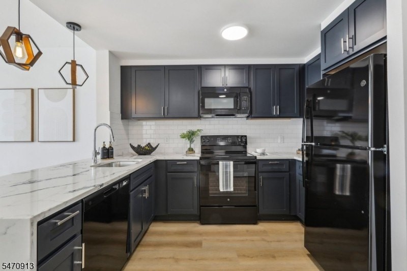 740 Washington Ave #502 - Photo 2 of 21