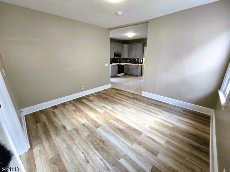157 Van Riper Ave #2 - Photo 5 of 14