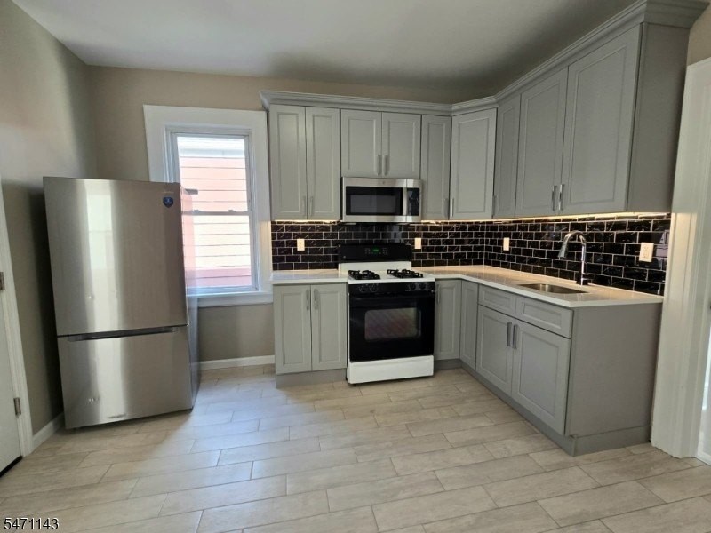 157 Van Riper Ave #2 - Photo 7 of 14