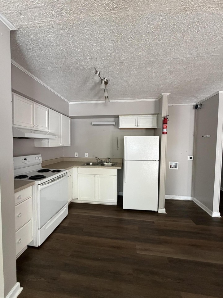 1215 Shields Ferry Rd - Photo 3 of 12