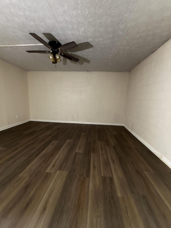 1215 Shields Ferry Rd - Photo 6 of 12