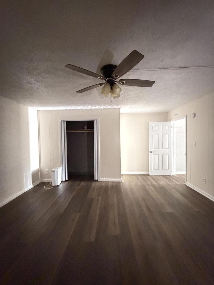 1215 Shields Ferry Rd - Photo 7 of 12