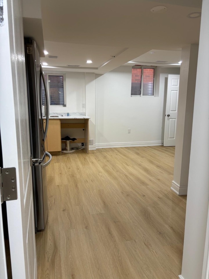 3739 Althorpe Circle - Photo 5 of 10