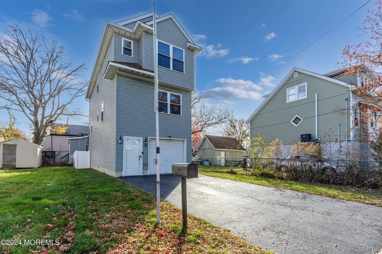 42 Jahn St - Photo 2 of 27