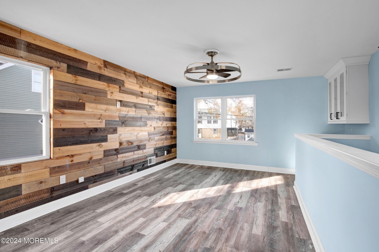 42 Jahn St - Photo 4 of 27