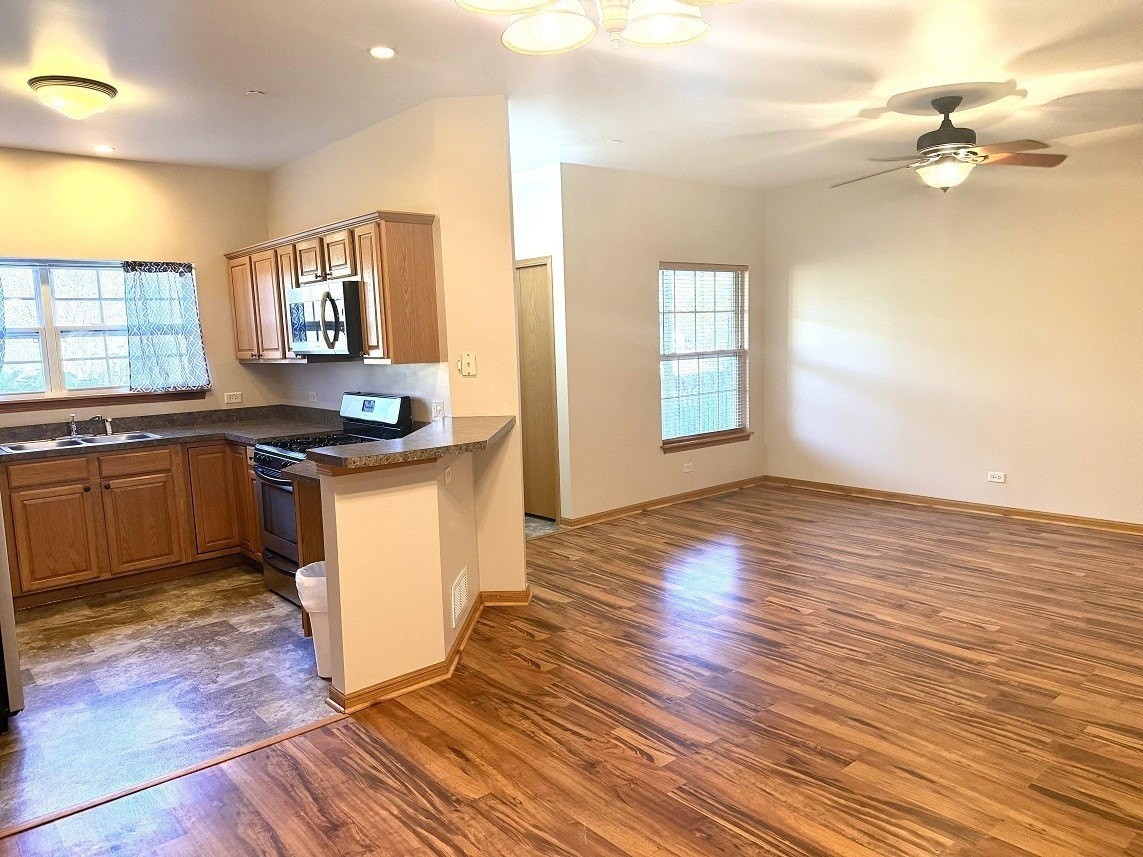 101 Stoneshire Ct #C - Photo 5 of 17