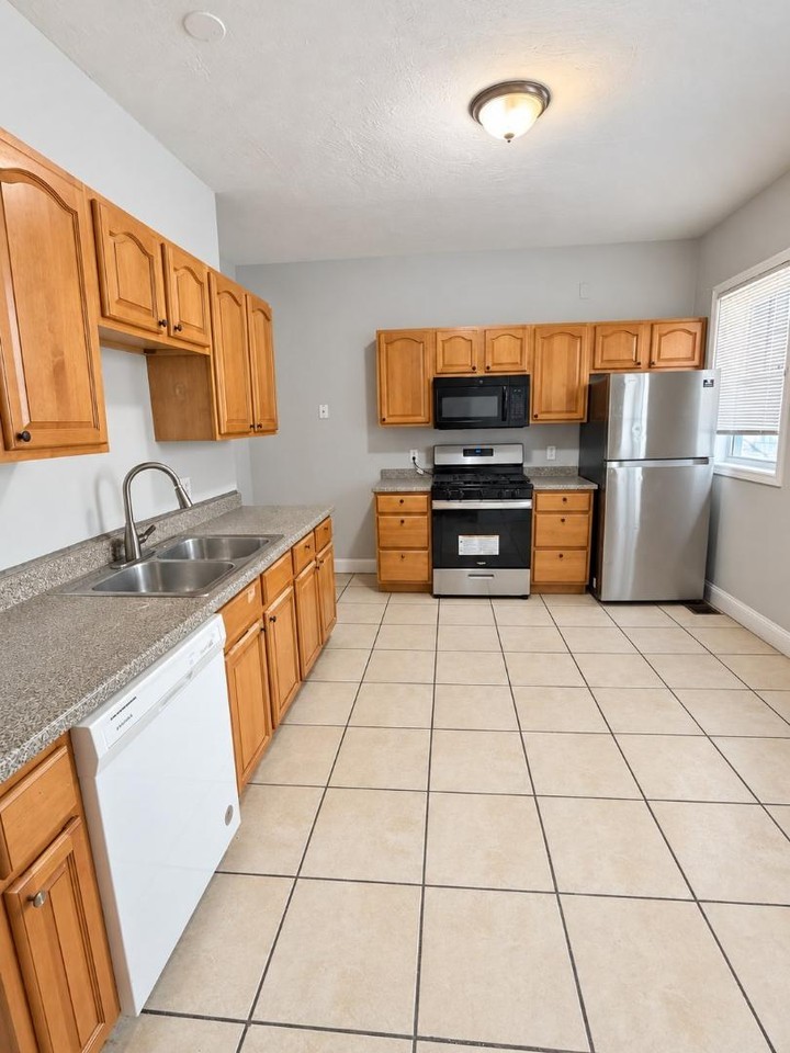 7 Ferndale St - Photo 6 of 20