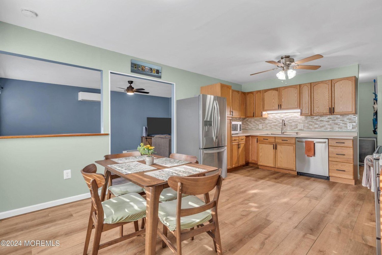 29 Bayberry Dr - Photo 4 of 10