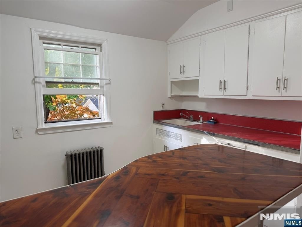 96 Lincoln Ave - Photo 5 of 13