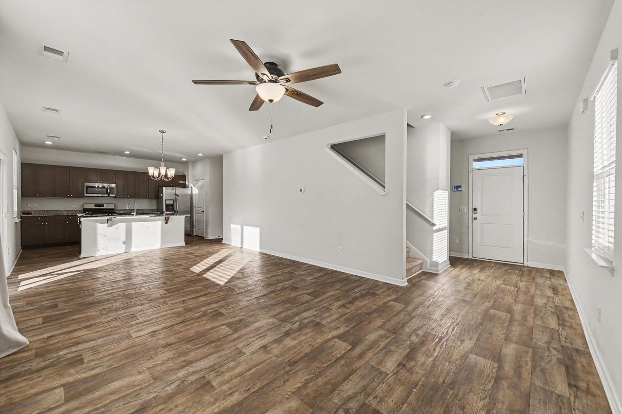 335 Mincy St - Photo 5 of 11