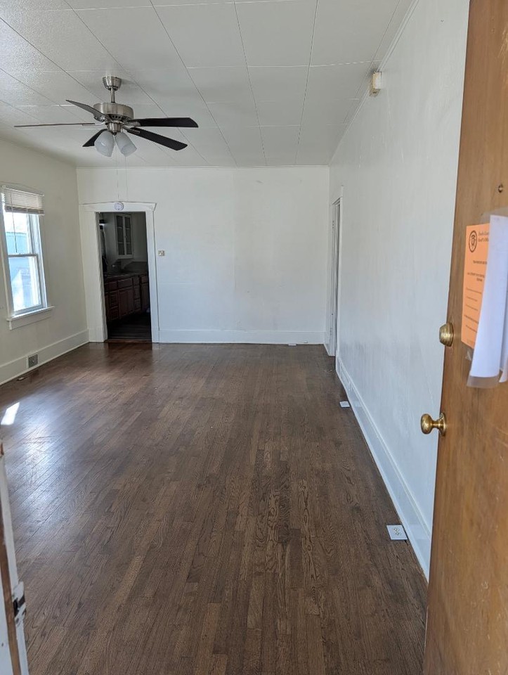 2131 Spruce St - Photo 4 of 11