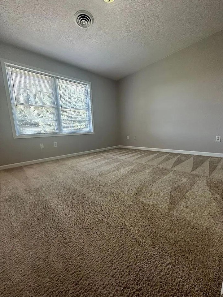 3332 Yellow Sulphur Rd - Photo 4 of 13