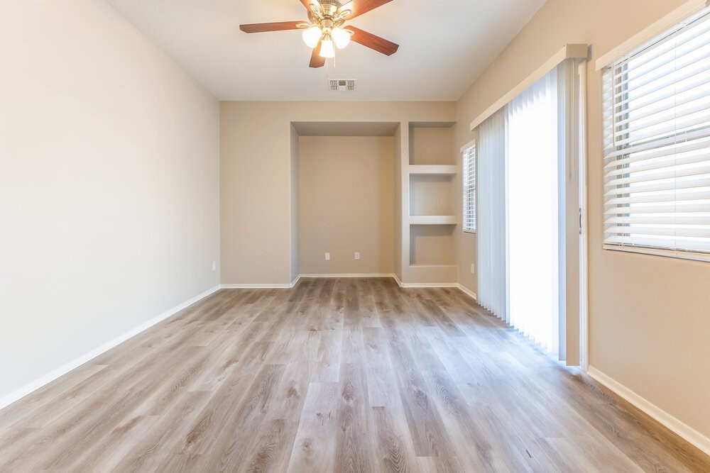 4736 E Redfield Rd - Photo 5 of 17