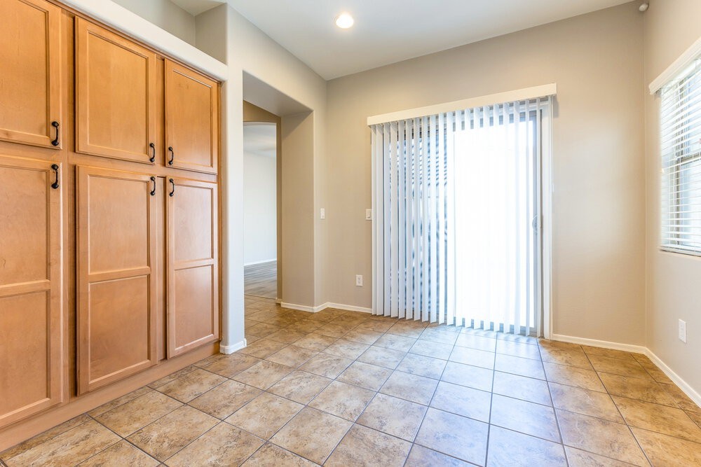 4736 E Redfield Rd - Photo 6 of 17
