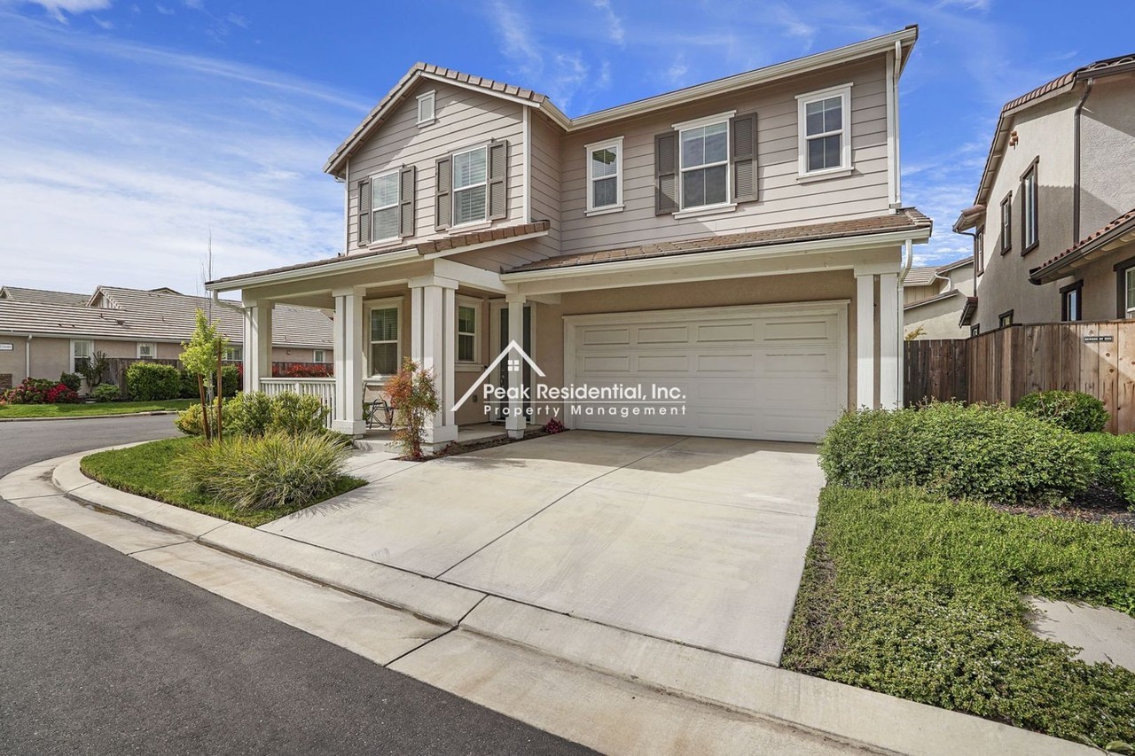 2543 Chardonnay Ln - Photo 2 of 40