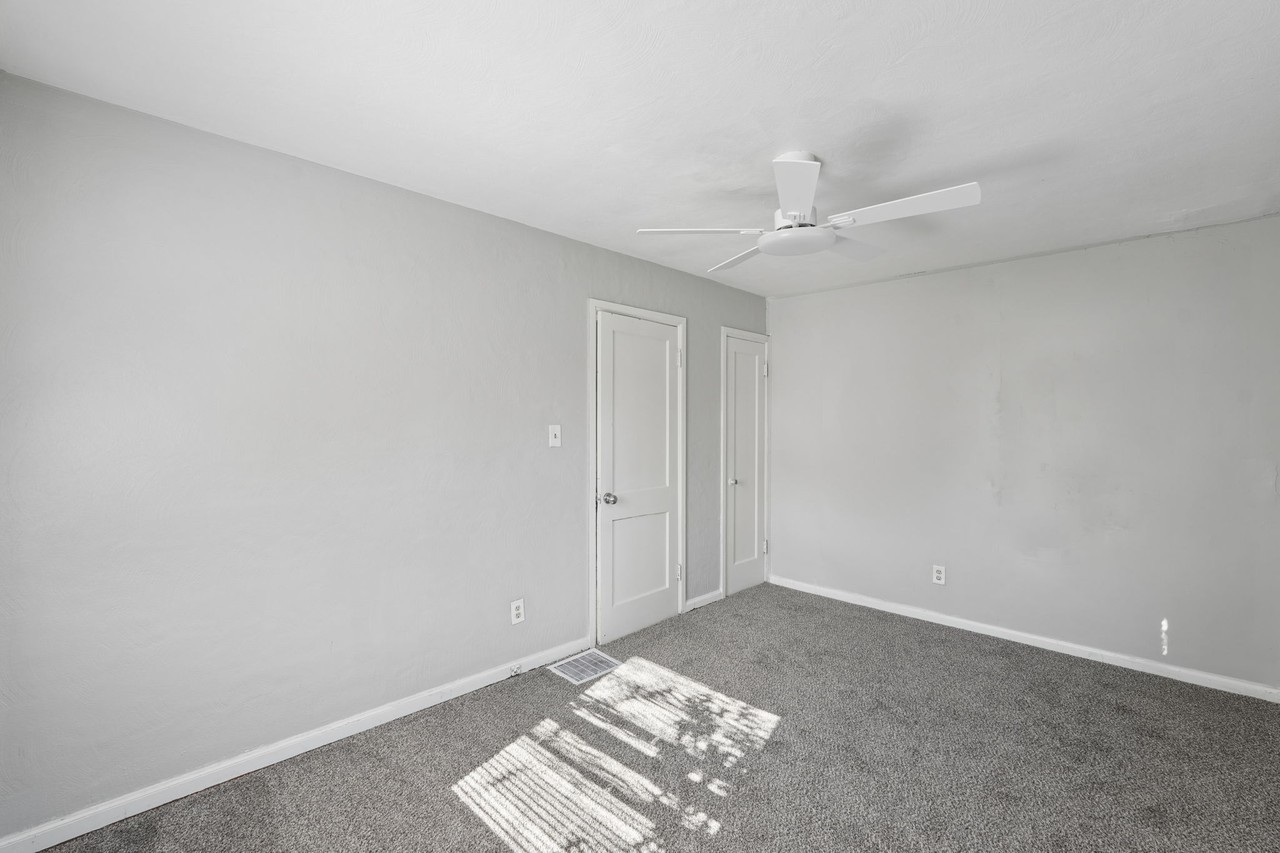 398 S Powell Ave - Photo 7 of 14