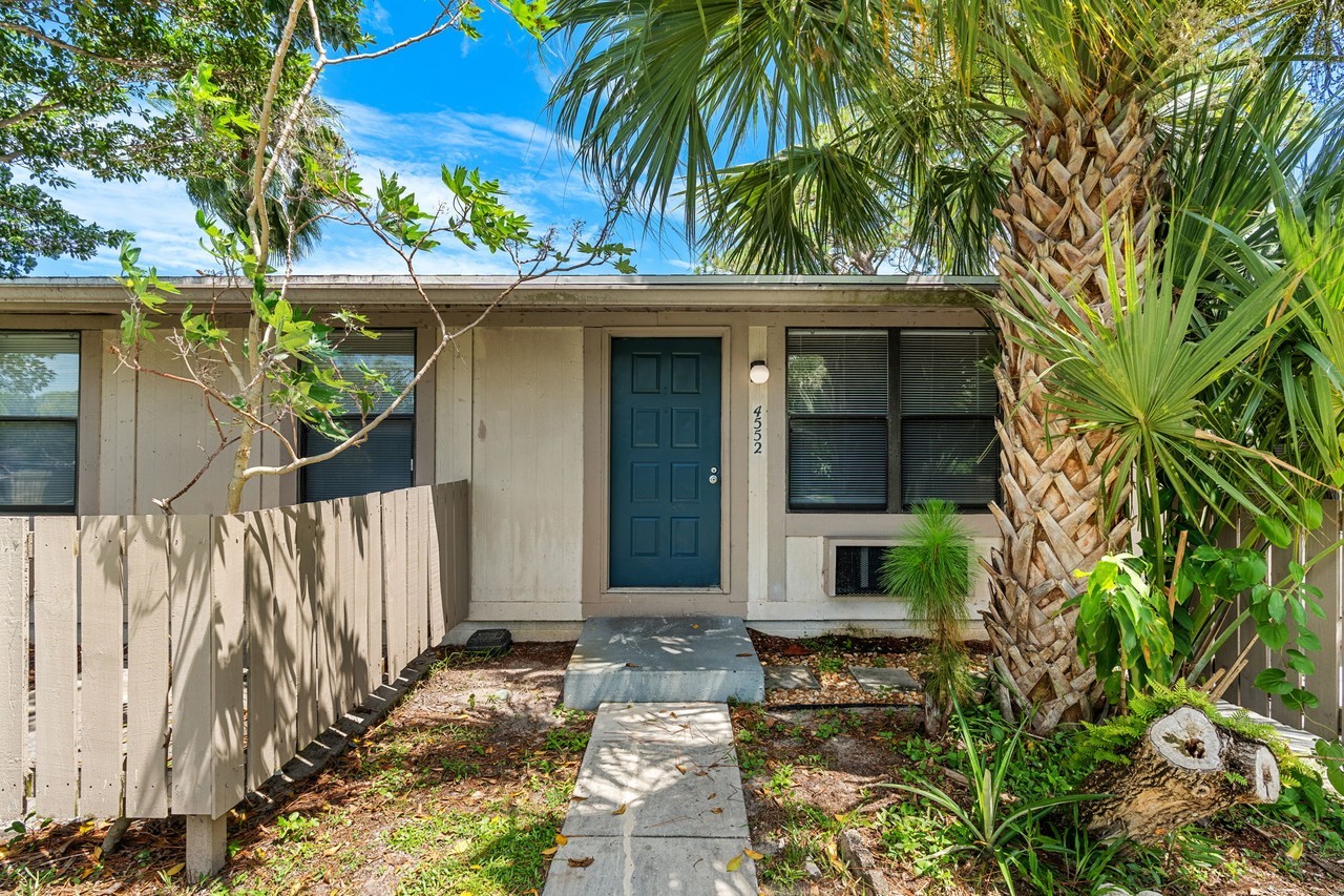 The Cottages @ Treasure Coast - Photo 7 of 24