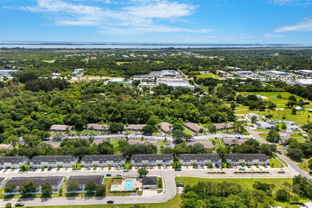 The Cottages @ Treasure Coast - Photo 4 of 24